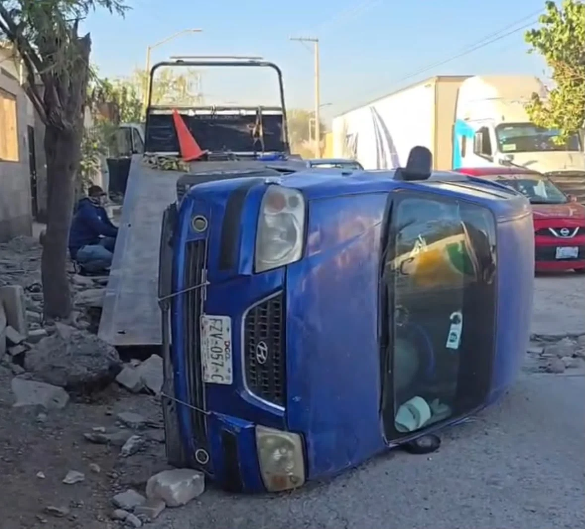 Accidente vial termina en volcadura de vehículo en Gómez Palacio