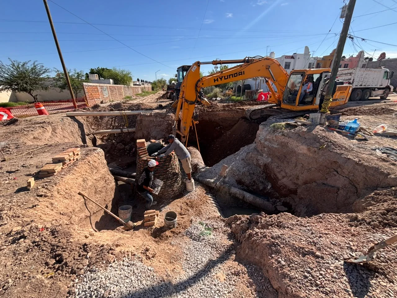 Reponen colector sanitario para mejorar el drenaje en el norte de Torreón