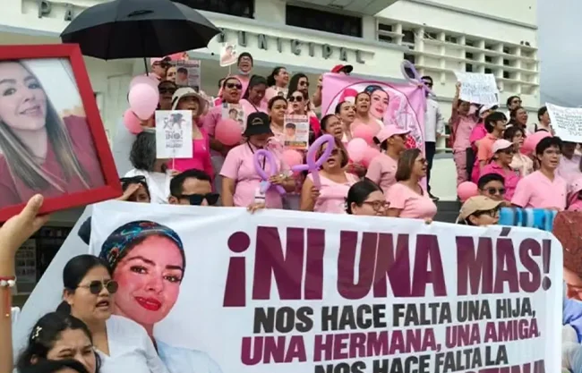 Médicos exigen justicia por el feminicidio de Cristina Ramos, doctora del IMSS Bienestar