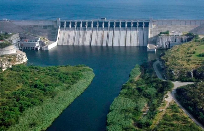 México cumple entrega mínima anual de agua a EU pese a sequía extrema: SRE