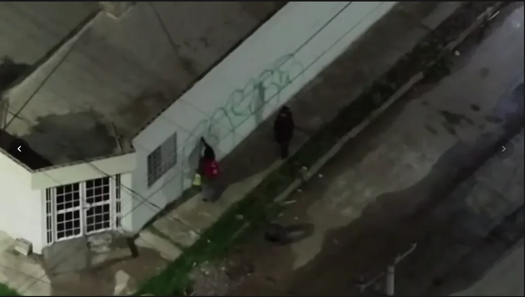 Detectan por videovigilancia a tres jóvenes por daños a propiedad ajena en Torreón