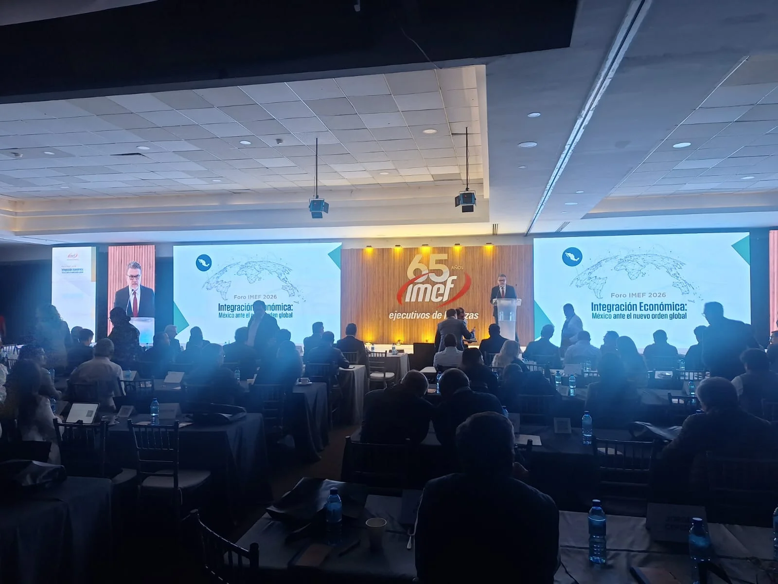 Analiza Torreón oportunidades de inversión ante cambios en la economía global