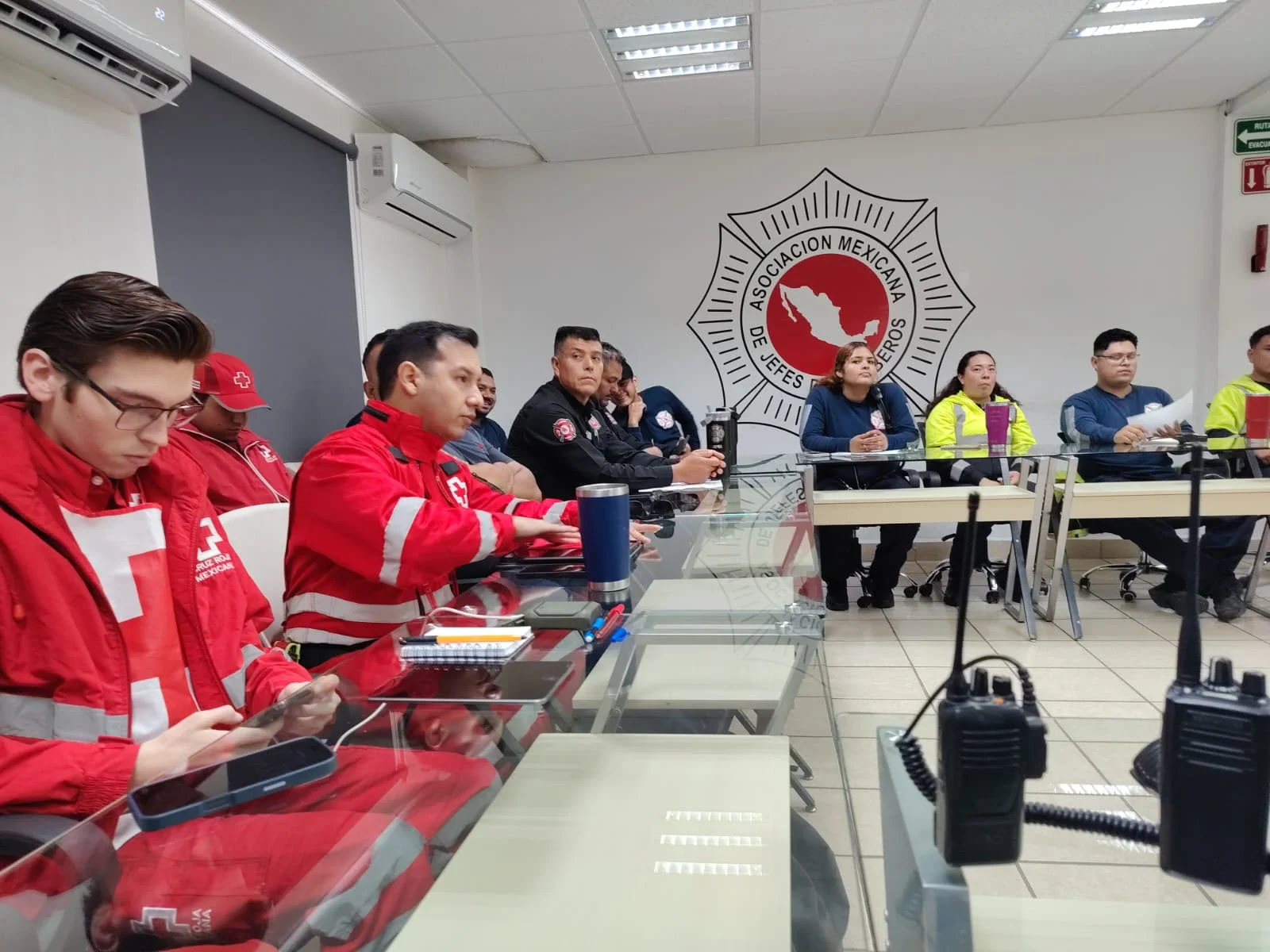 Capacitan a bomberos de Torreón en cartografía para mejorar atención de emergencias