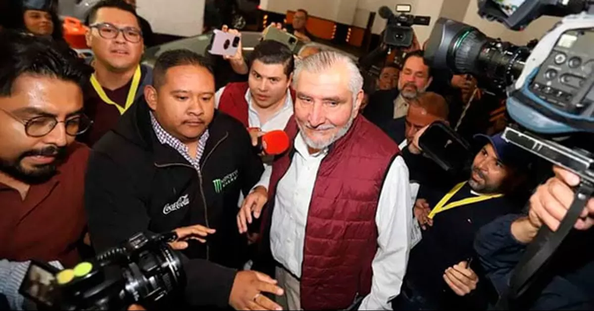 López ingresó al lugar por el estacionamiento para esquivar a la mayoría de los medios