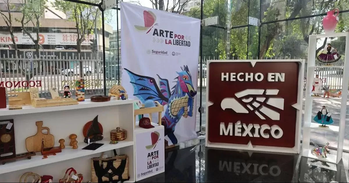 Economía otorga sello 'Hecho en México' a artesanías penitenciarias
