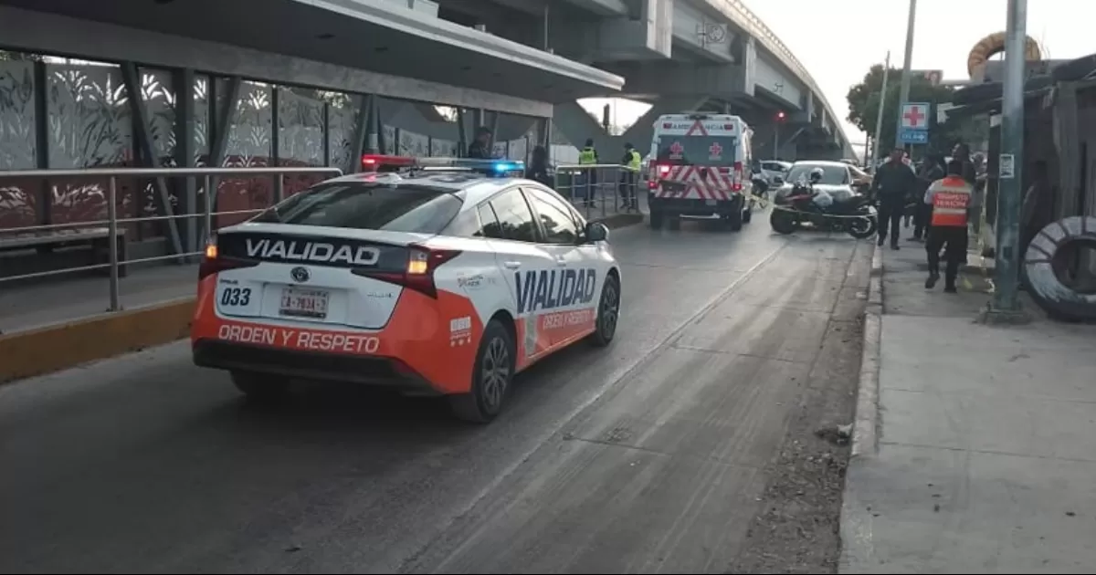 Menor se lanza desde un puente en Torreón, queda lesionado