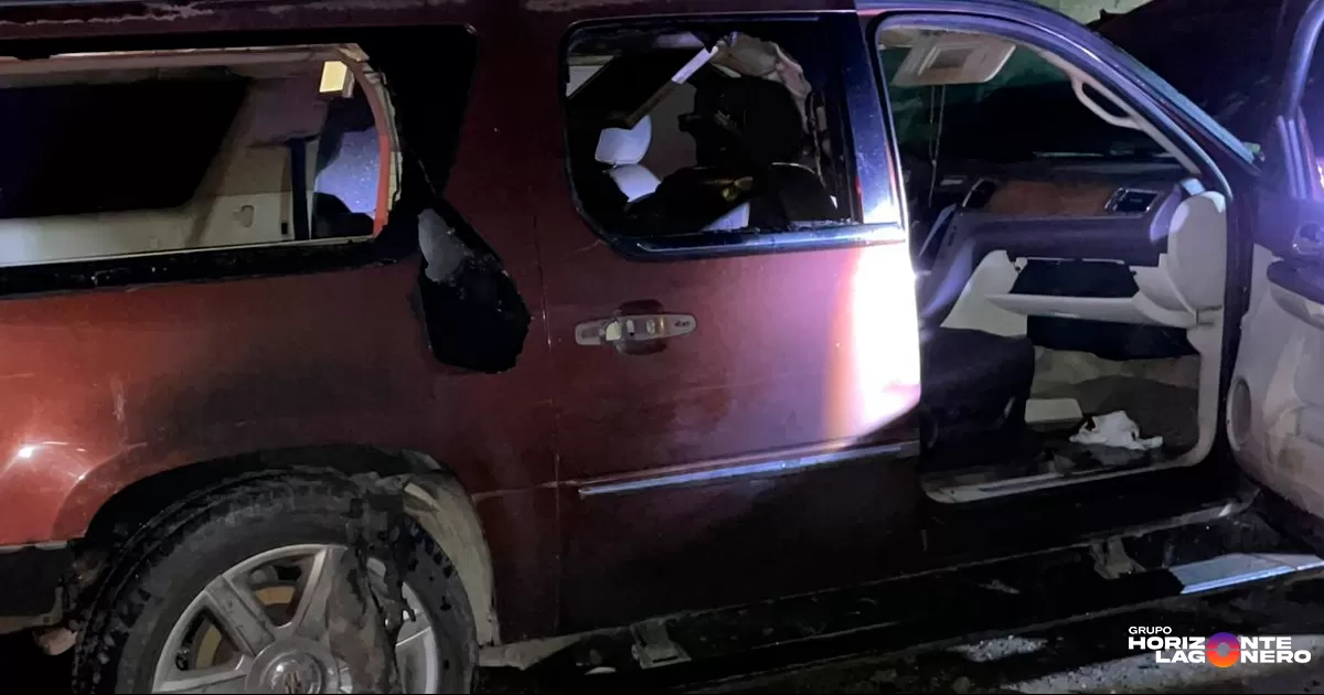 Camioneta se incendia tras persecución policial en Gómez Palacio