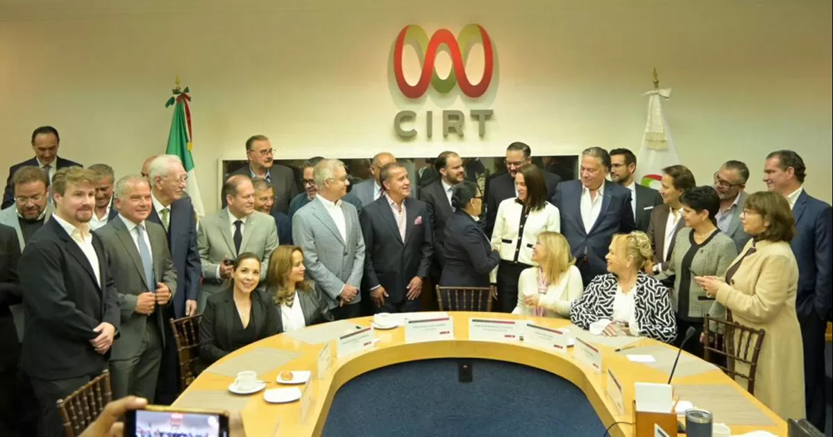 Tras una reunión, la Segob y la Cámara Nacional de Radio y Televisión acordaron una agenda conjunta para fortalecer medios de comunicación.