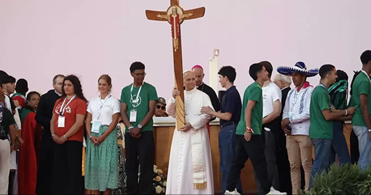 El papa León XIV encabezó en la explanada de Tor Vergata, en la periferia de Roma, una vigilia en el marco del Jubileo de los Jóvenes