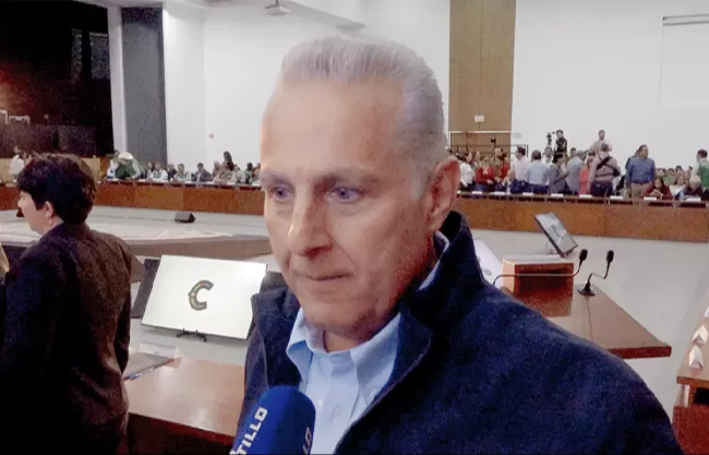 Ignora Román necesidades y va por asesores