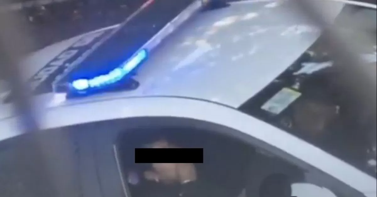 La Secretaría de Seguridad de CDMX inició una investigación interna luego de que dos policías fueran grabados realizando actos inmorales
