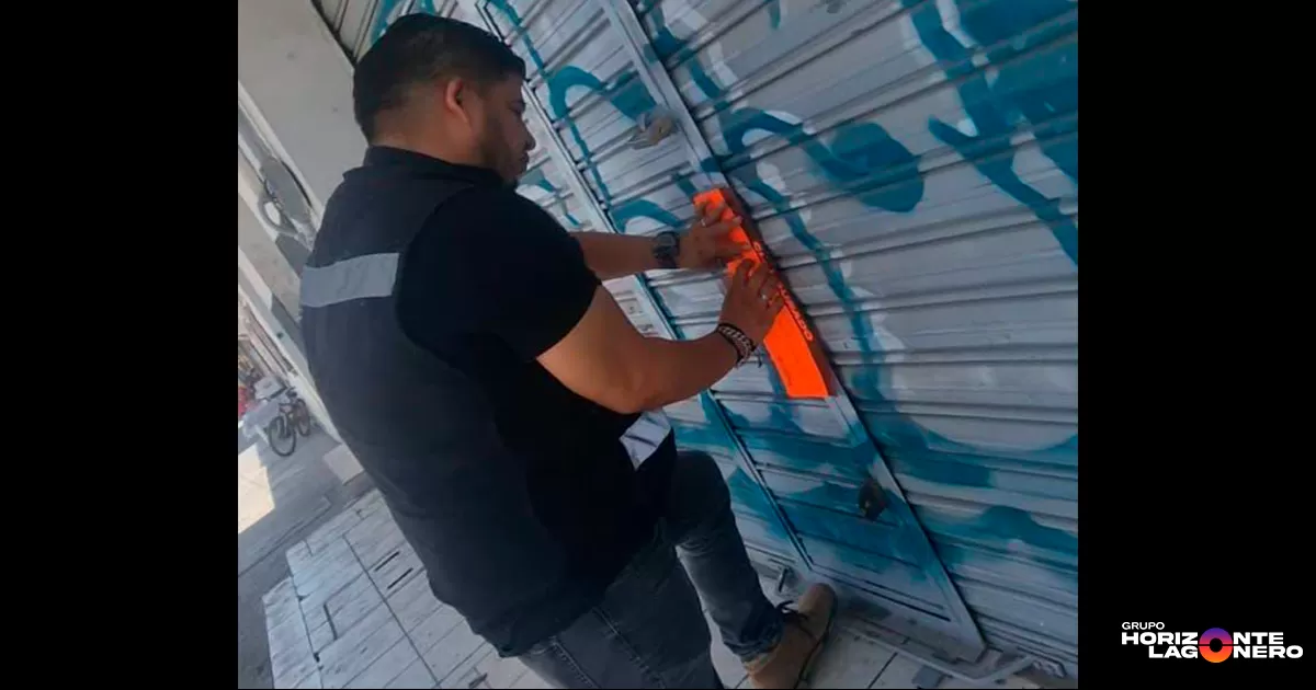 Durante la inspección se detectaron irregularidades como la presencia de fauna nociva, condiciones insalubres en el interior del lugar y falta de licencia de funcionamiento mercantil.