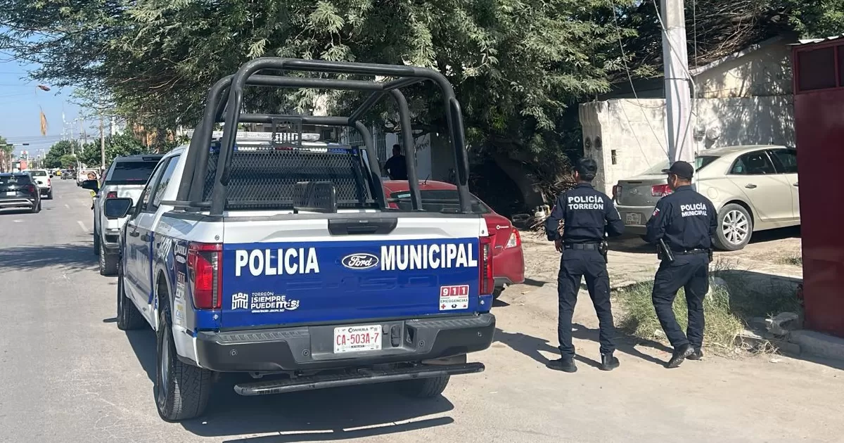 Elementos del Mando Coordinado Policial de Torreón acudieron a un domicilio tras un reporte de persona inconsciente.
