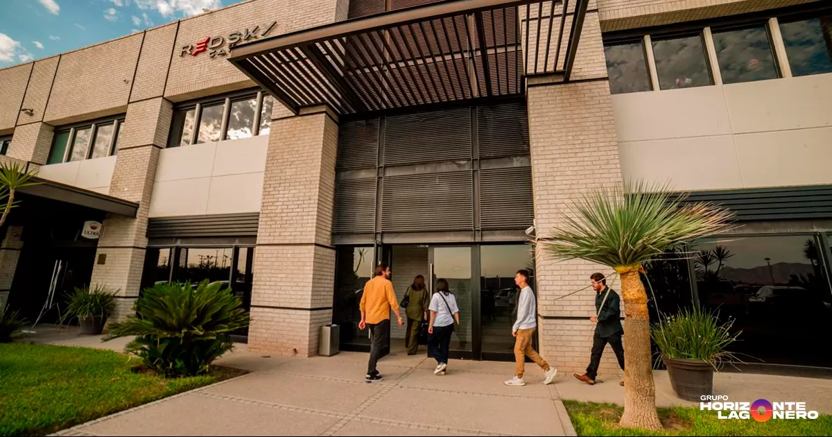Fundado en la Laguna en 2024, RedSky Capital se especializa en Capital Semilla y Capital para Crecimiento, brindando a los emprendededores y las empresas no solo recursos financieros, sino también asesoría especializada, optimización operativa y acceso a redes de negocios clave.