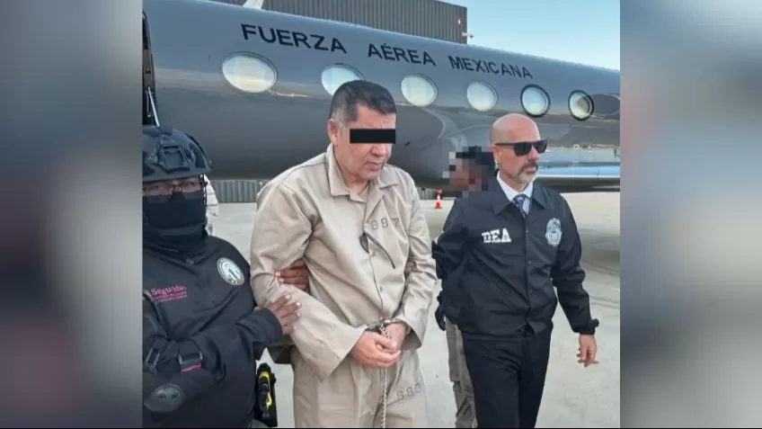 La DEA revela la primera foto de “El Cuini”, operador financiero del CJNG, tras ser extraditado a Estados Unidos en un operativo masivo