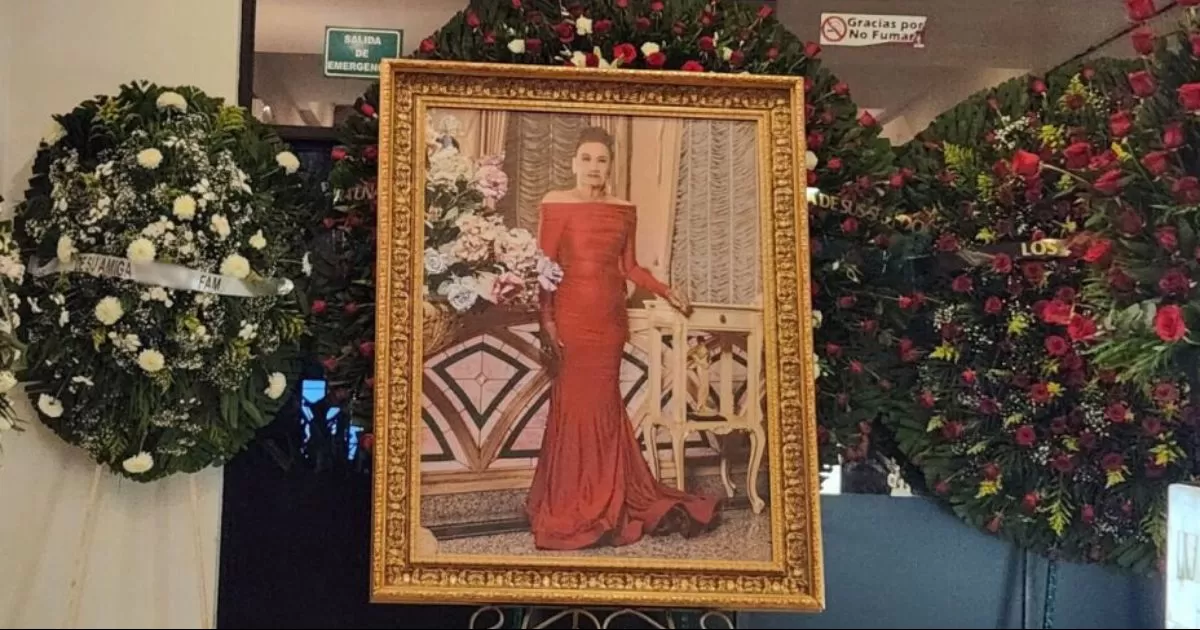 Despiden a â€œLa Gilbertonaâ€ con mariachi y enormes ramos de flores