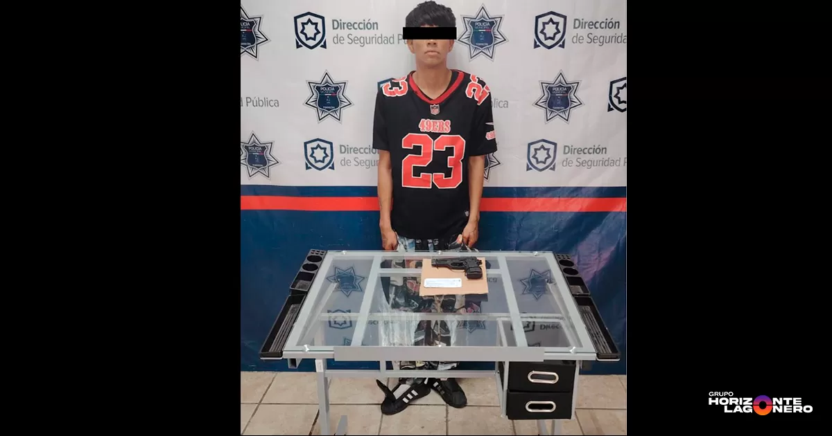 Detienen a joven por amenazas y portar arma de juguete en Torreón