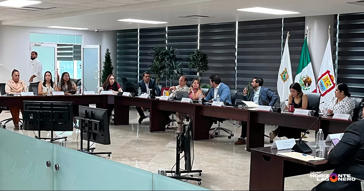 Se aprobó por unanimidad la emisión de la convocatoria para elegir a un nuevo titular de la Contraloría Municipal, luego de que Eduardo Terrazas presentara su renuncia al cargo, efectiva a partir del 29 de agosto