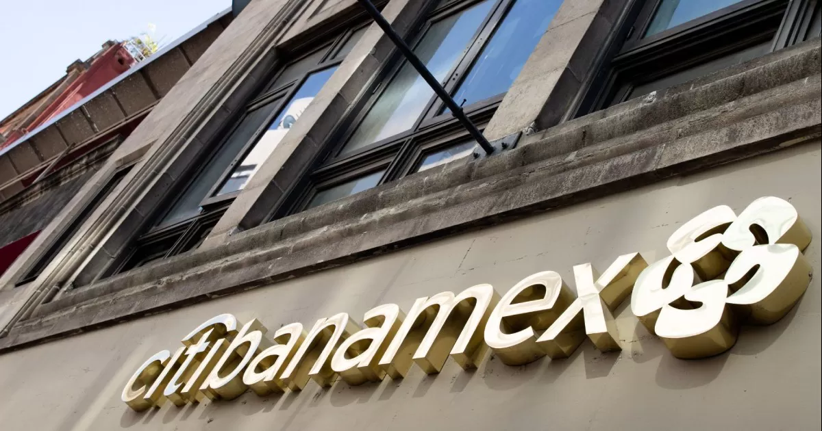 Usuarios reportaron que no podían iniciar sesión ni realizar transferencias electrónicas; el banco confirmó la caída