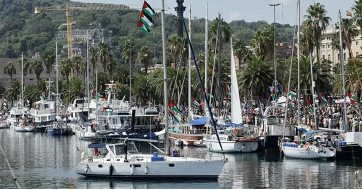 La flotilla humanitaria a Gaza zarpa de Barcelona para intentar romper el bloqueo israelí