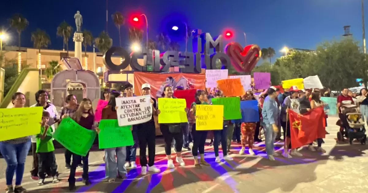 Con música y danza, poesía los jóvenes denuncian que ya son tres los ataques violentos cometidos en contra de los albergues estudiantiles oaxaqueños