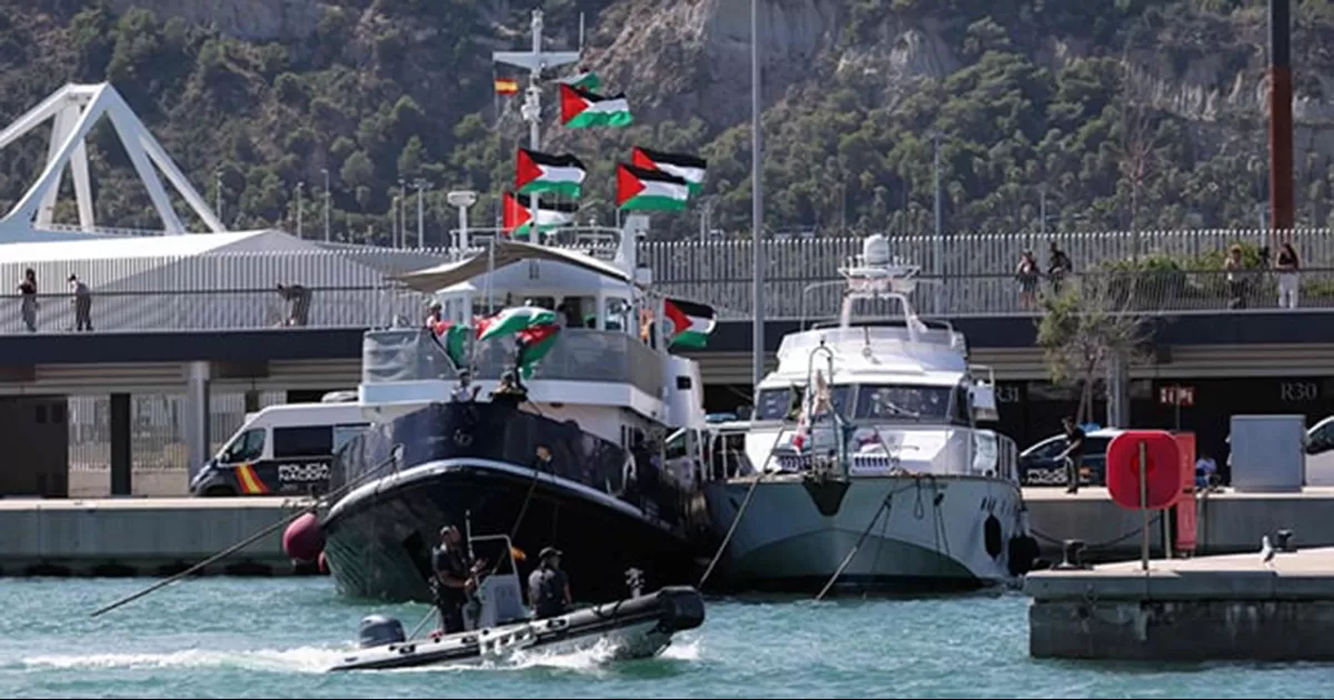 La Global Sumud Flotilla zarpa nuevamente, pocas horas después de haber tenido que regresar a Barcelona debido a las condiciones del clima.