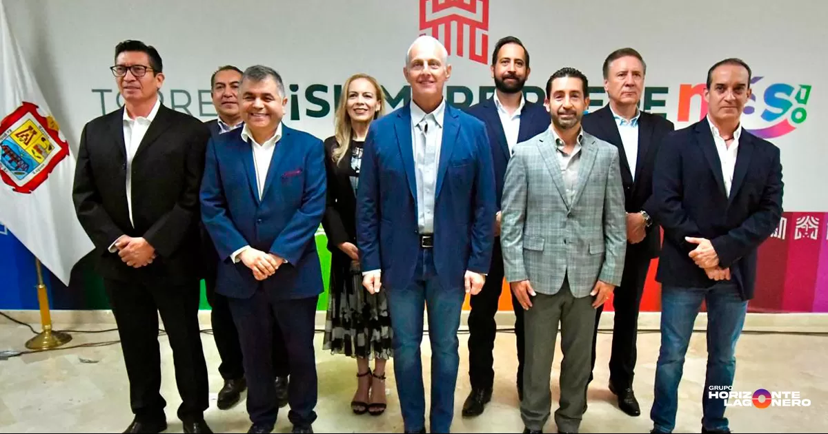 Entre los funcionarios que asumieron cargos se encuentran Eduardo Olmos Castro como secretario del Ayuntamiento, Javier Lechuga Jiménez como Tesorero Municipal y Óscar Luján Fernández como Contralor Municipal.