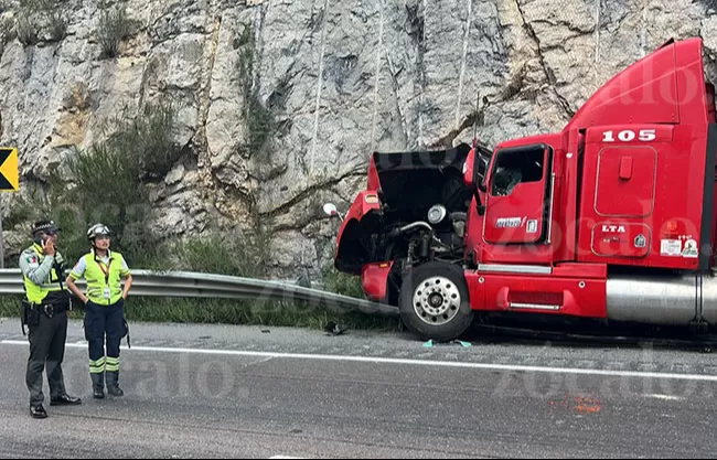 Conductor de tráiler pierde la vida en el tramo Los Chorros de la carretera 57