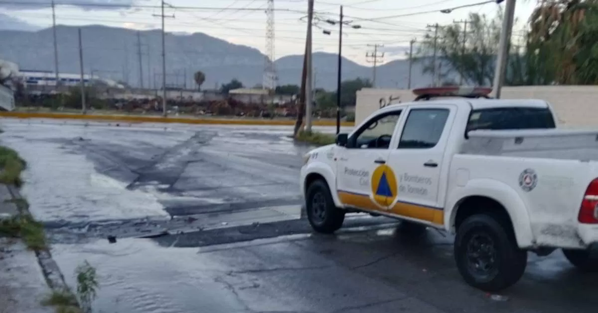 Jorge Luis Juárez Llanas, director de Protección Civil y Bomberos, indicó que las precipitaciones, acompañadas de viento moderado, provocaron un apagón en la línea de la CFE en esa zona, interrumpiendo el servicio del teleférico.