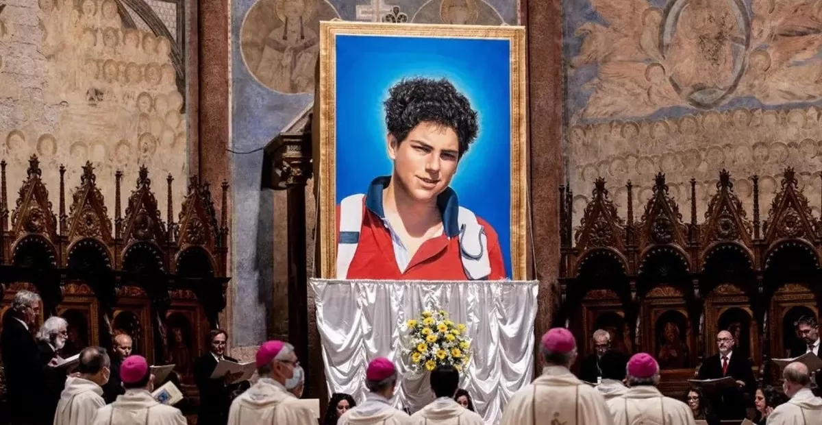 El joven italiano que combinó fe y tecnología fue canonizado el 7 de septiembre de 2025 por el Papa León XIV en una emotiva ceremonia en el Vaticano. Es el primer santo millennial de la Iglesia Católica.