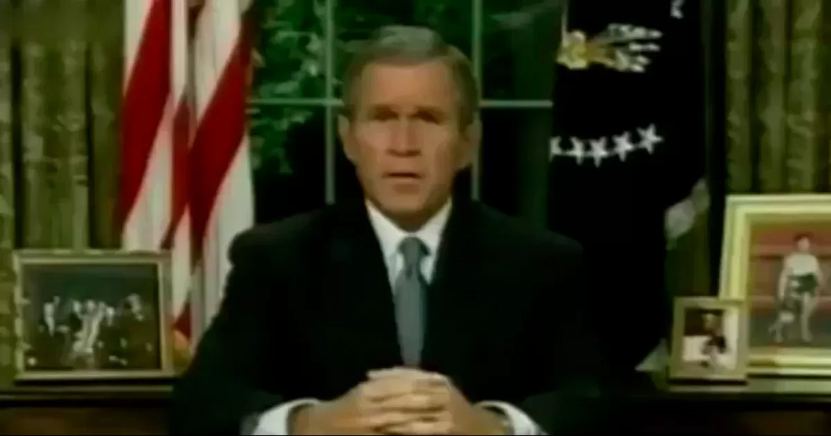 El histórico discurso de George W. Bush tras el 11-S: "No pueden destruir el acero de nuestra determinación"