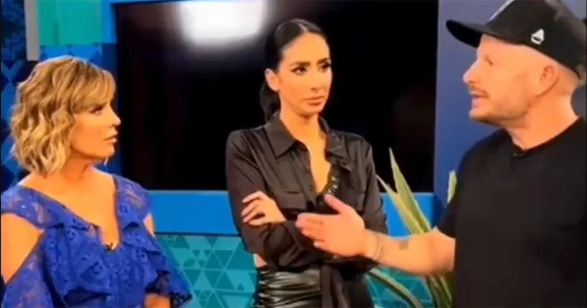 Cuando Carmen Muñoz se veía al borde de las lágrimas, Facundo reveló que toda la pelea formaba parte de una broma y que él tuvo la idea