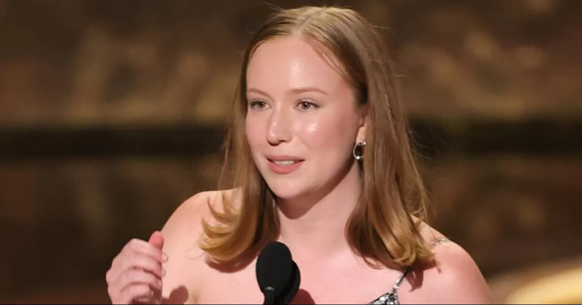 Hannah Einbinder se pronuncia contra el ICE y a favor de Palestina en los Emmy 2025
