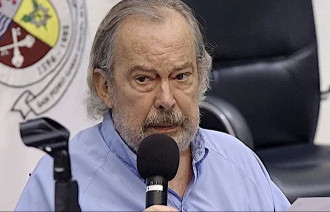 La semana pasada el Edil panista estuvo hospitalizado donde se sometió a un tratamiento para una limpieza en el pulmón