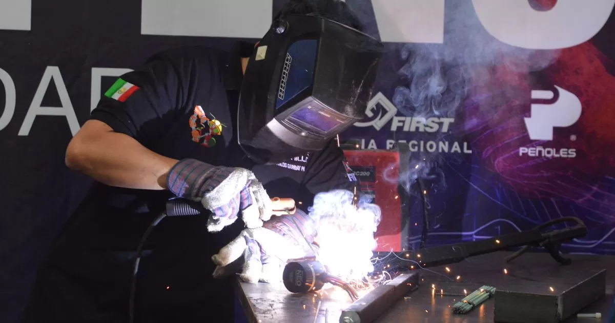 Este jueves inició la actividad del llamado FIRST Laguna Regional, evento de robótica que reúne a cientos de jóvenes con el objetivo de inspirarlos para que se conviertan líderes de la ciencia y la tecnología, involucrándolos en programas que les ayuden  a desarrollar habilidades científicas.
