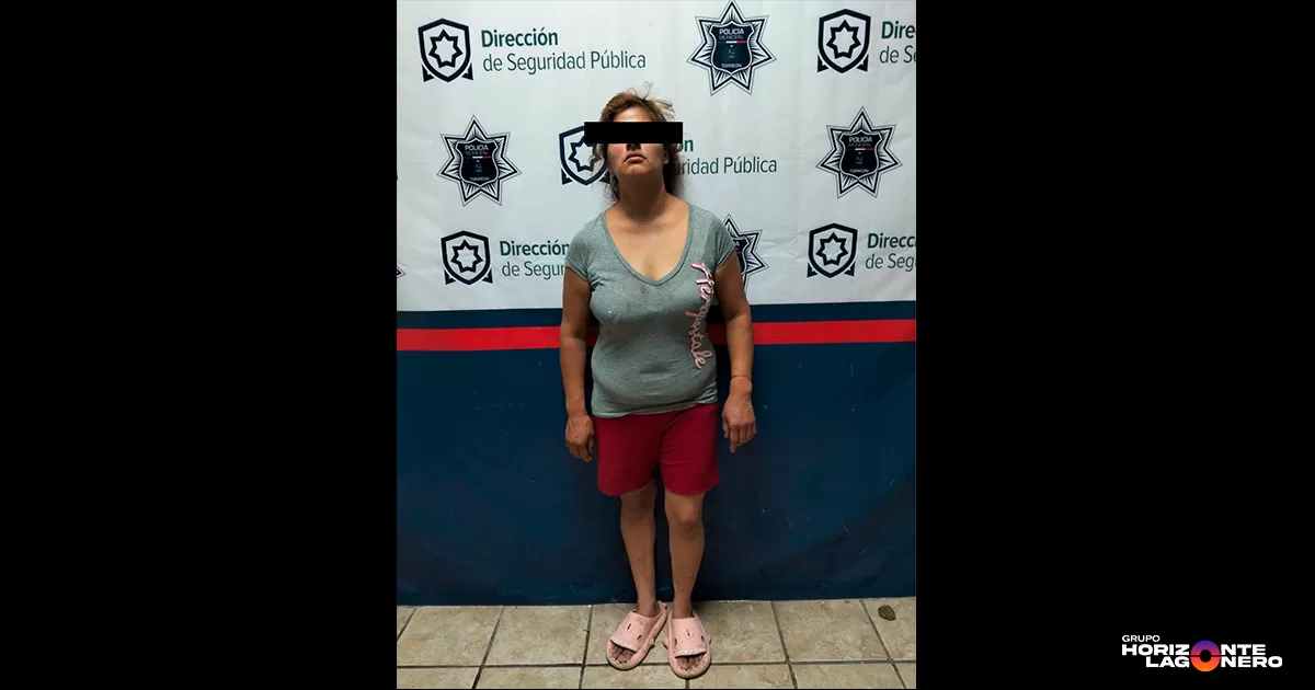 Detienen a mujer por golpear y abandonar a su hijo en la calle en Torreón