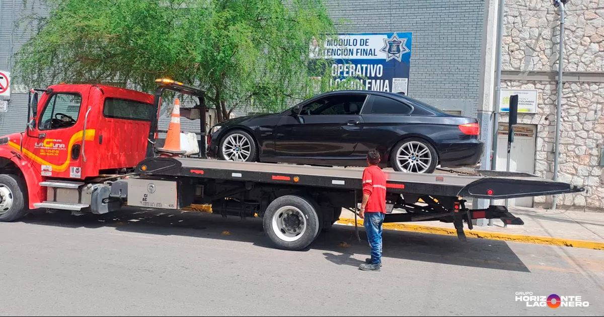 Detienen a hombre que manejaba auto con reporte de robo, lo aseguran en filtro de seguridad en Torreón