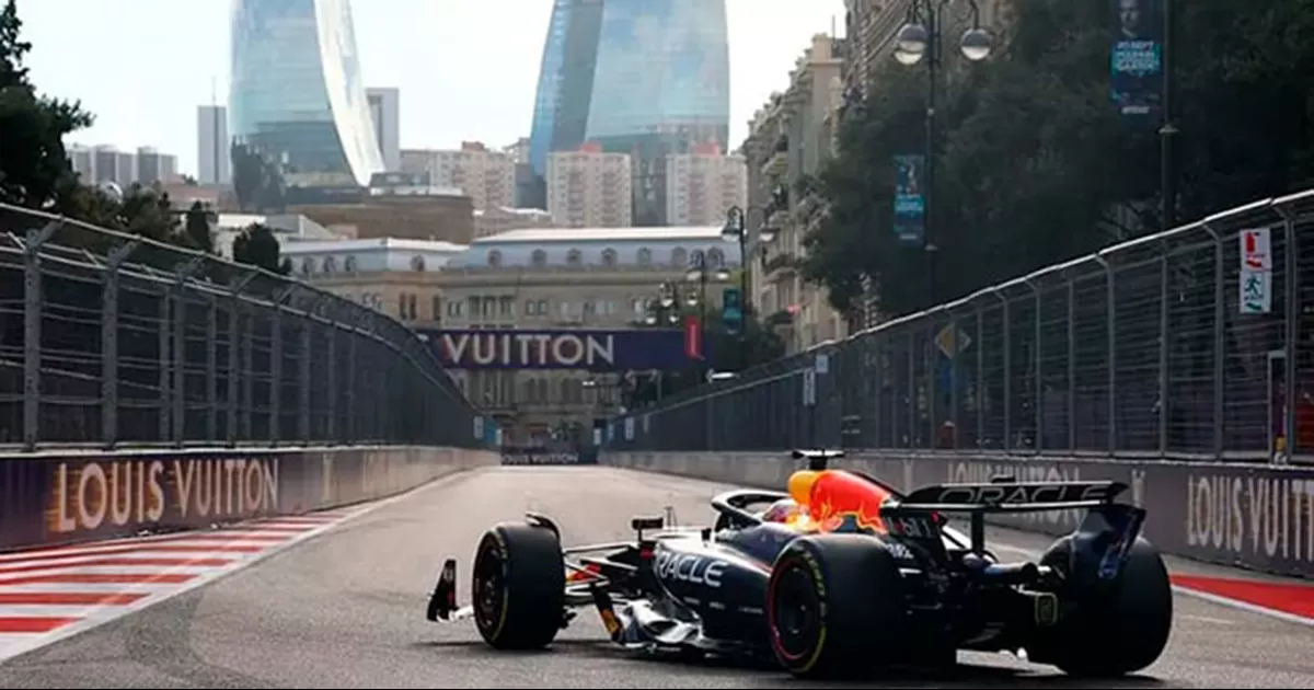 Max Verstappen desplazó a Carlos Sainz de la ‘pole position’, en una Clasificación muy accidentada