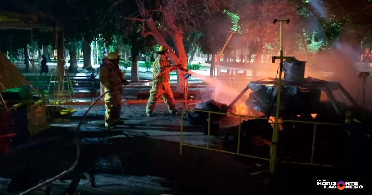 Incendio en juegos mecánicos del Parque Victoria de Lerdo moviliza a bomberos