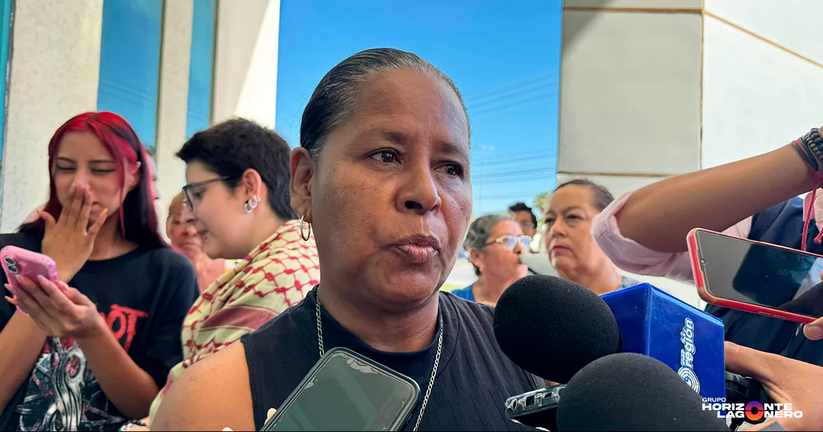 Los familiares acudieron a la cita con las autoridades y representantes de la tienda de auto servicio, para tener una mejor comprensión de lo que ocurrió.