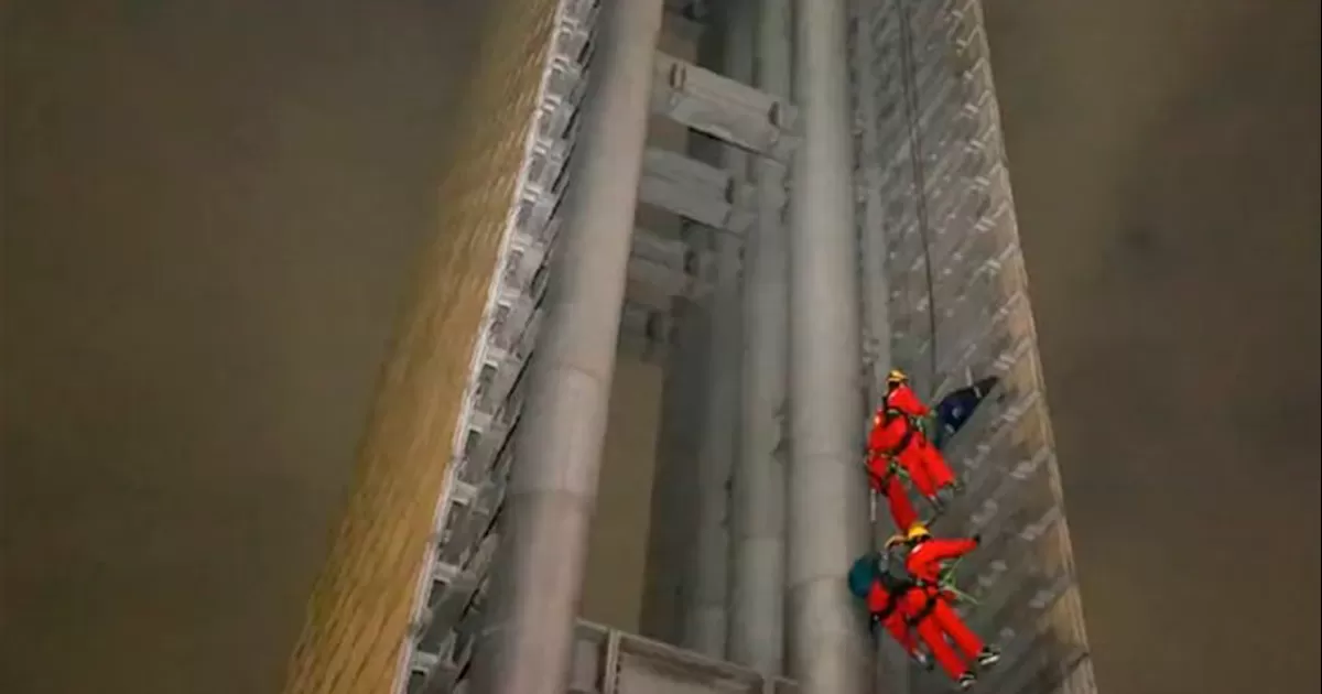VIDEO: ¿Cómo subieron? Así activistas escalaron de Greenpeace la Estela de Luz