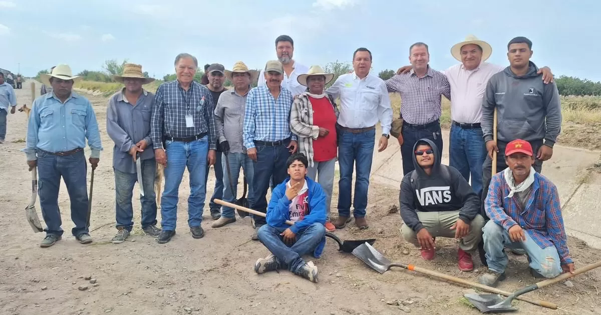 Durante la visita, Montemayor Garza destacó que este programa tiene como objetivo generar oportunidades laborales y fortalecer la infraestructura agrícola en un contexto de sequía prolongada.