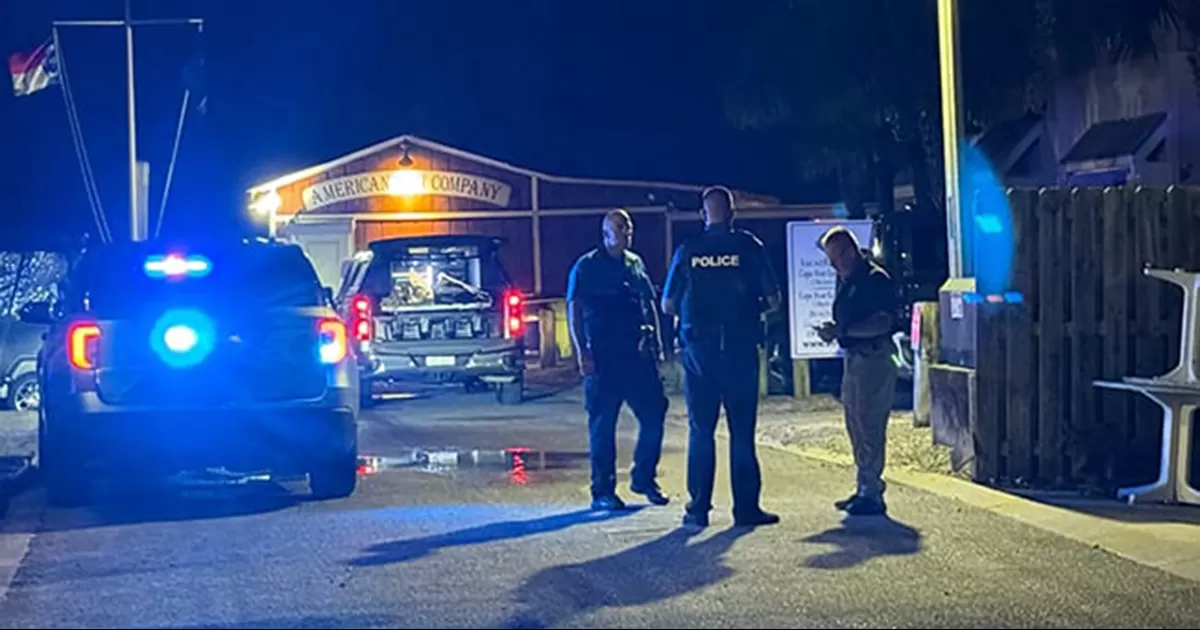 Un hombre abrió fuego desde su embarcación hacia un restaurante en el paseo marítimo de Southport y causó una masacre