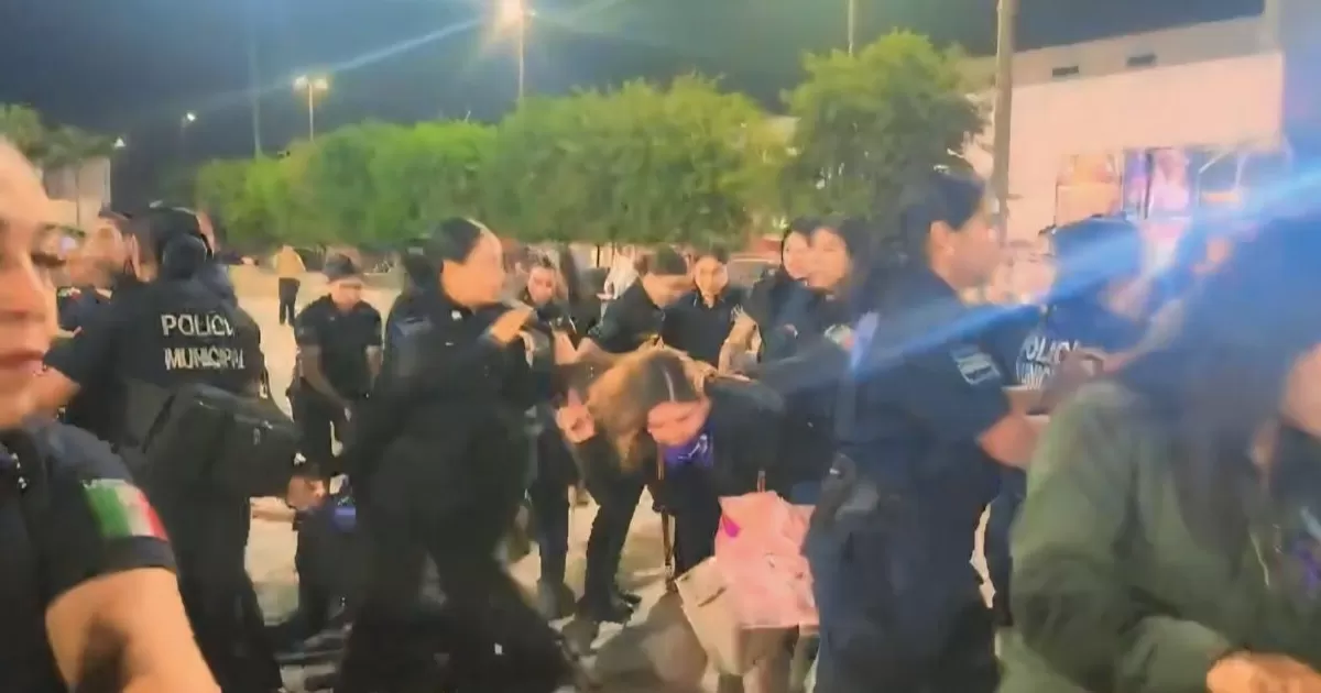 La colectiva "Mujeres que luchan por mujeres" estÃ¡n orientado a las mujeres que fueron violentadas por la policÃ­a tras la marcha del 8M.