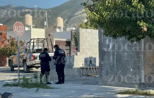 De acuerdo con testigos, fue la esposa de Jaime, quien arribo al domicilio, y cuando entró al baño, se encontró con la fatal escena.