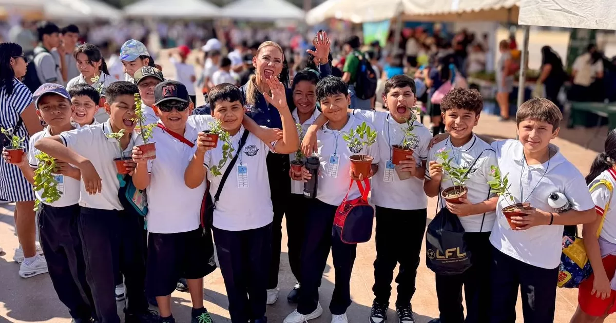 Con la presentación del dueto musical infantil Maky y Mako, así como la premiación del equipo ganador del Concurso de Baile y Coreografía, culminó el evento celebrado en Plaza Mayor y cuyo objetivo fue fomentar el cuidado y uso responsable del agua.