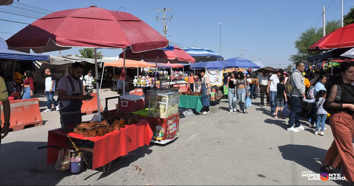 Afinan operativo para regular a comerciantes durante el Día de Muertos en Torreón