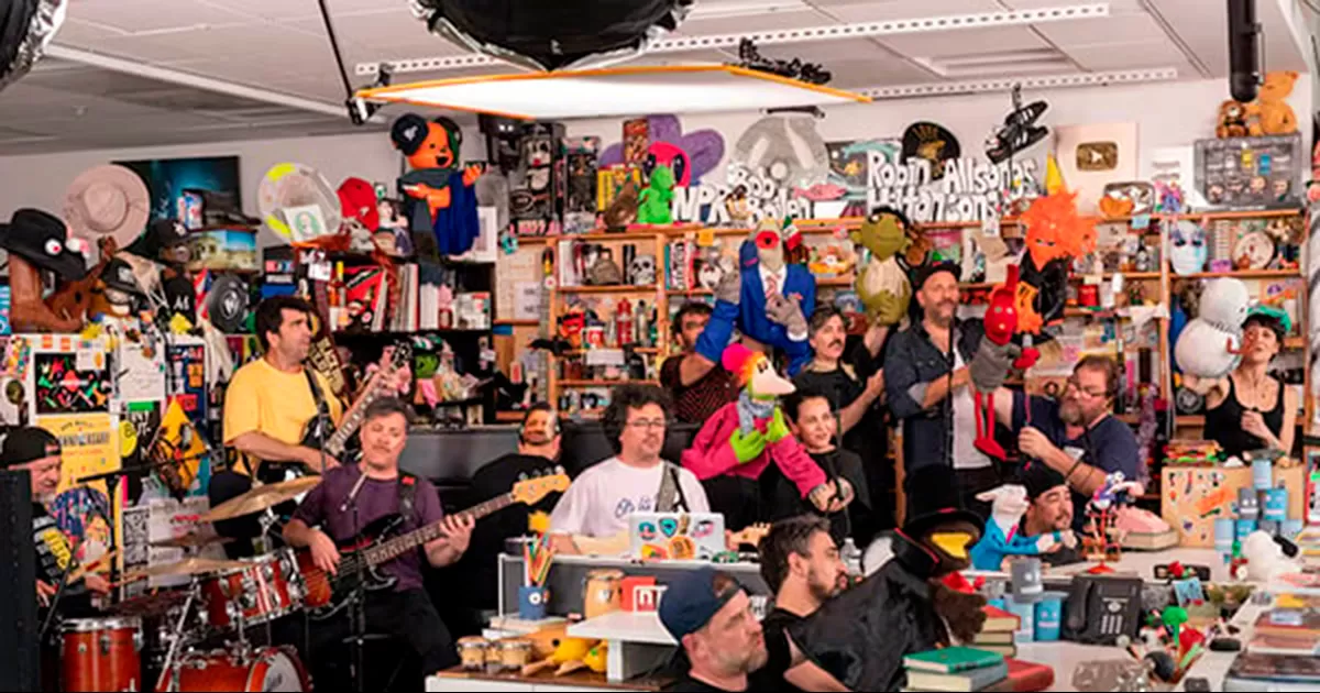31 Minutos estrena Tiny Desk Concert con sátira crítica a las políticas de Trump