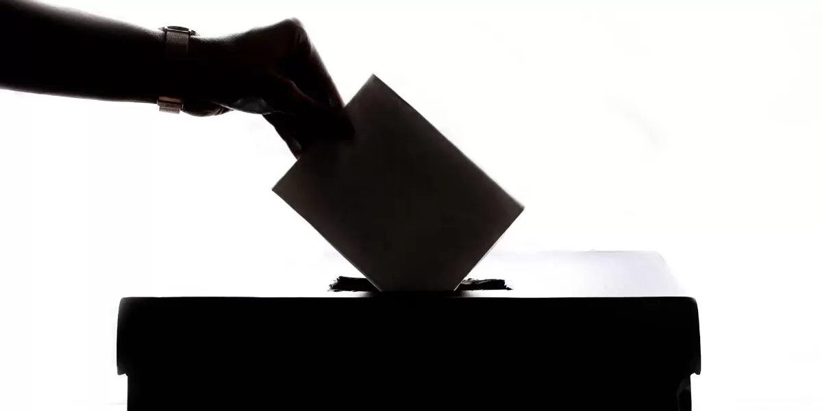 Esta situaciÃ³n podrÃ­a deberse a que la poblaciÃ³n no cree tener las habilidades necesarias para involucrarse activamente en la toma de decisiones, al menos asÃ­ respondiÃ³ el 30.1% de la poblaciÃ³n a la Encuesta Nacional de Cultura CÃ­vica del INEGI.