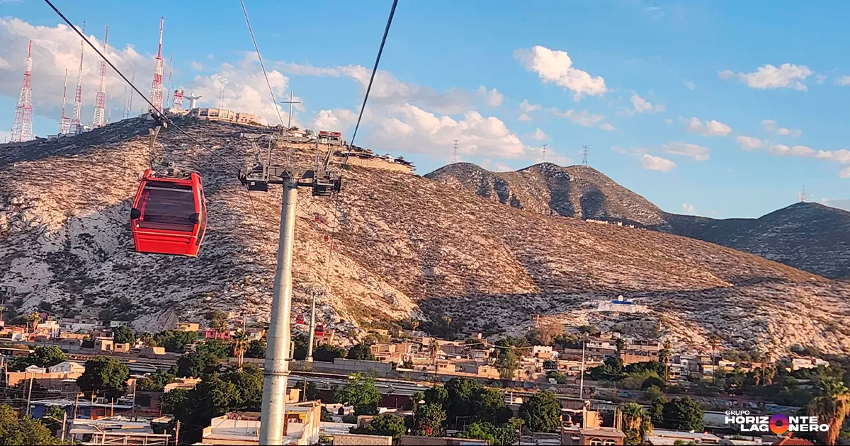 Cristina Amezcua González, secretaria de Turismo y Pueblos Mágicos en Coahuila, destacó que la entidad se ha mantenido como un destino seguro y con una oferta turística en constante crecimiento, lo que ha permitido atraer visitantes tanto del interior del país como de estados vecinos y del sur de Texas.